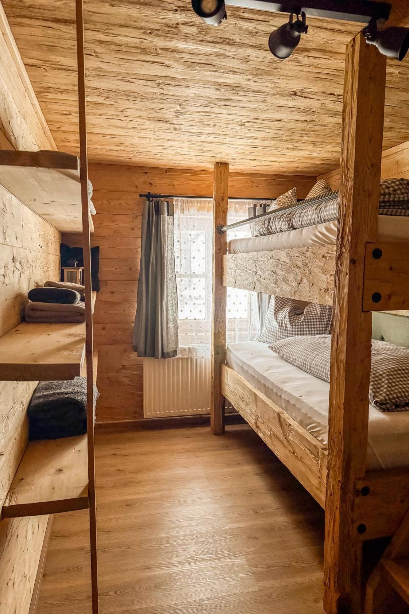 Peer Alm Hotel Navis Eksteriør billede