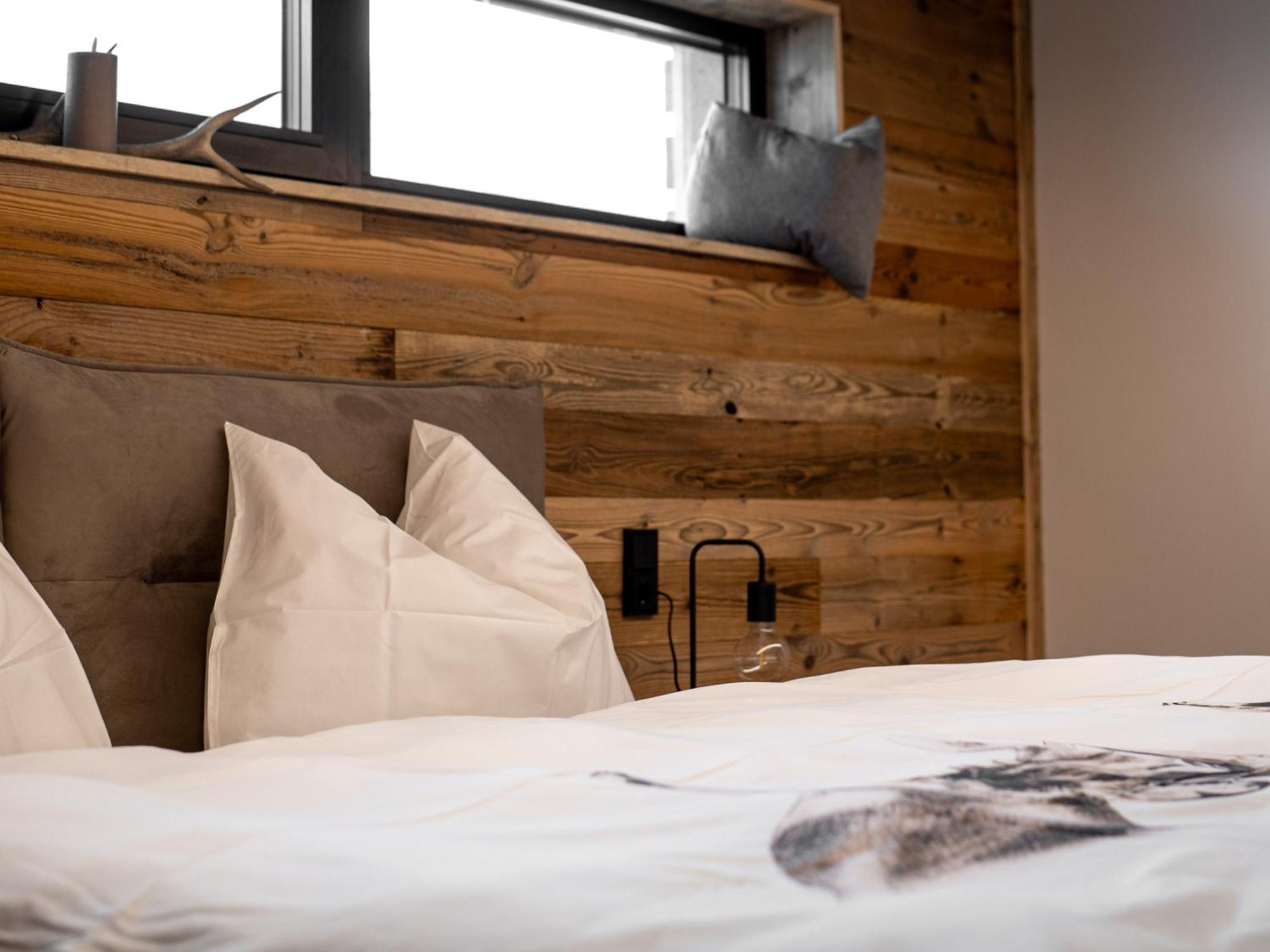 Peer Alm Hotel Navis Eksteriør billede